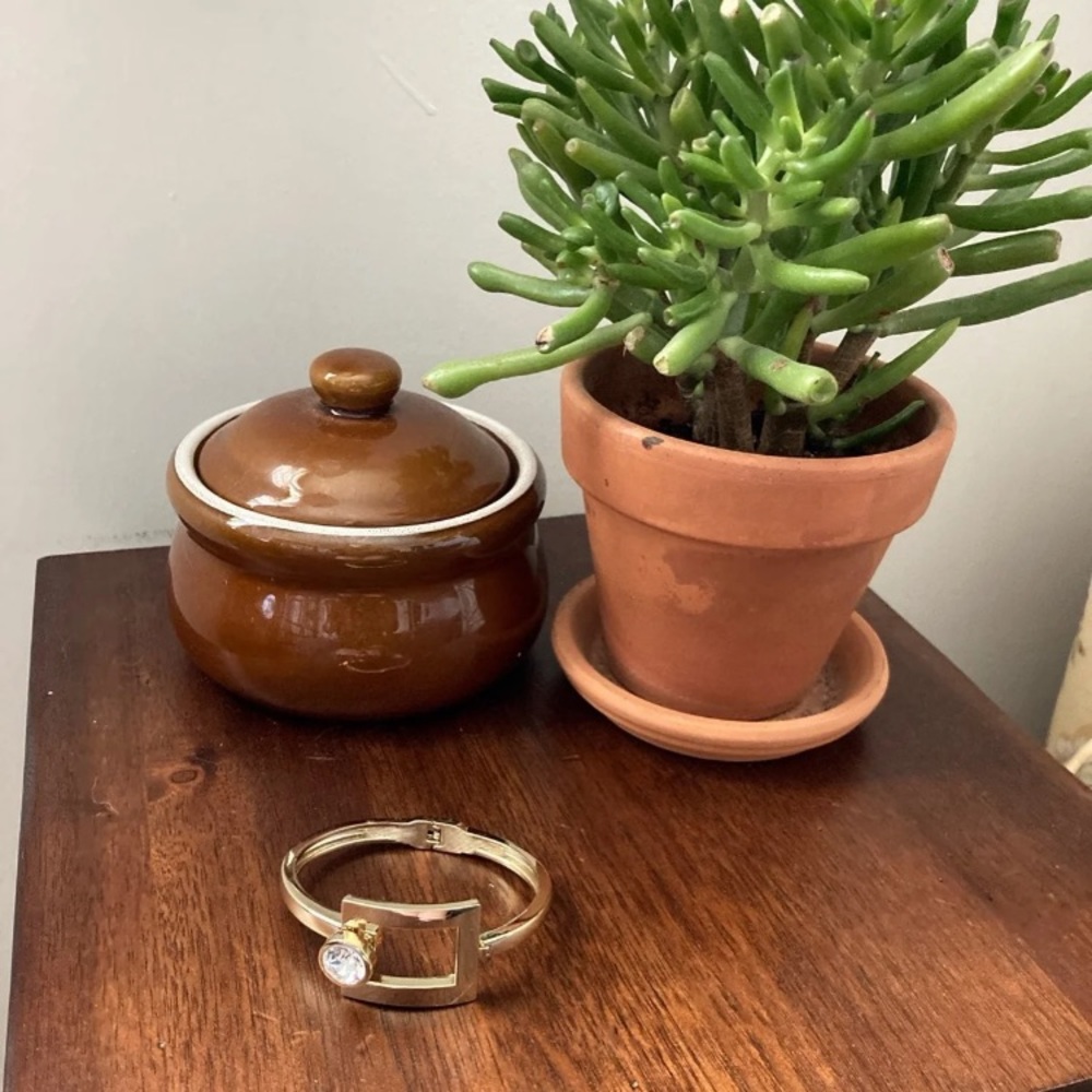 White House Black Market Swarovski Bracelet